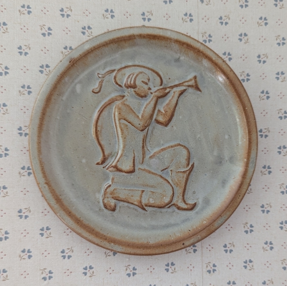 Artistic Ceramic Wall Decor Plate Musician Design Folk Art Asian